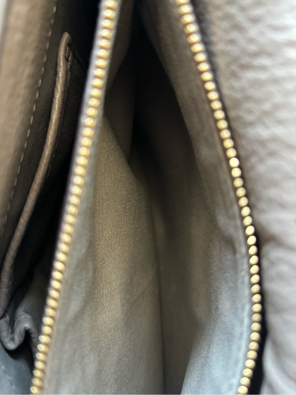Tory Burch Pebbled Leather Shoulder Bag in Light Gray with Gold Hardware - Picture 7 of 13